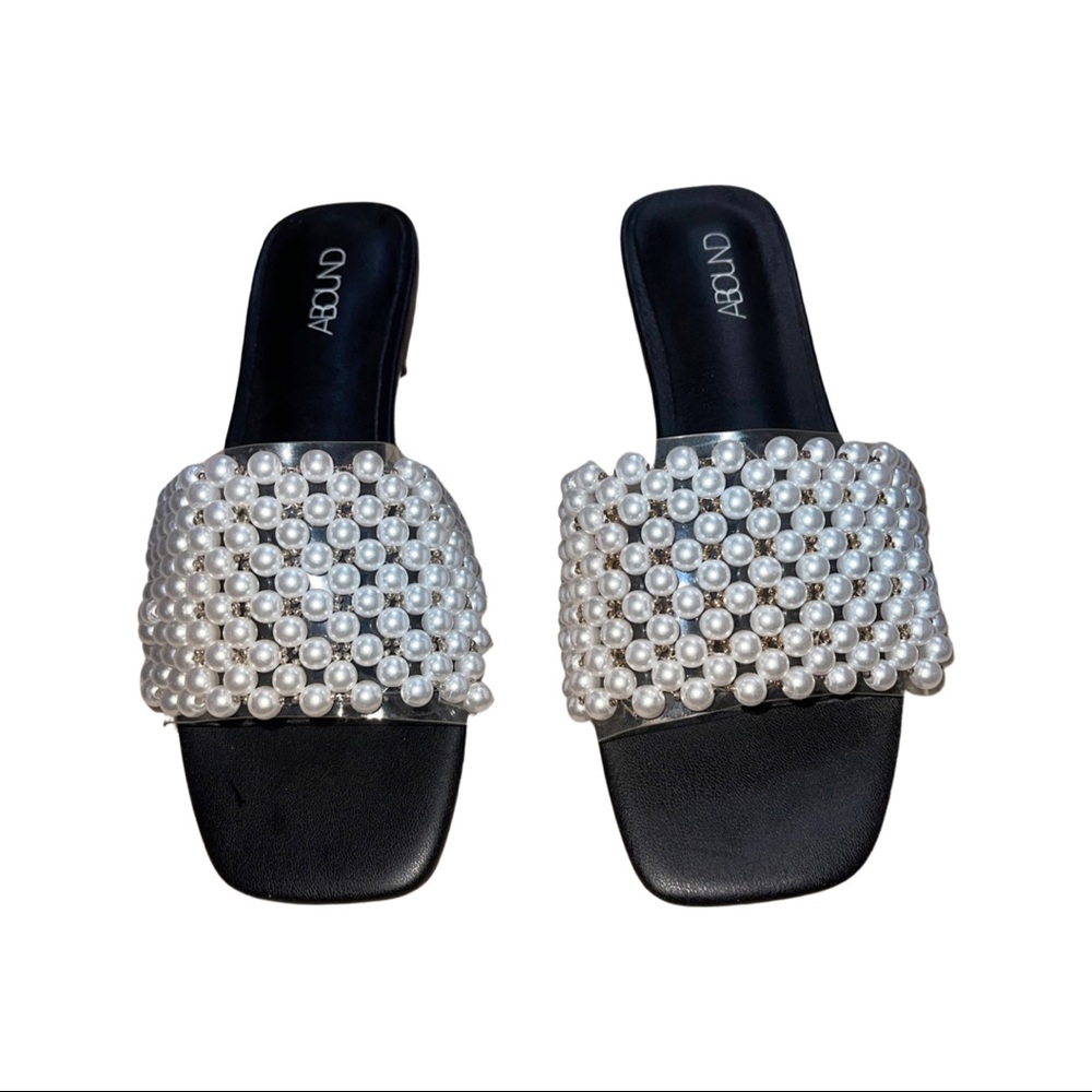 Pearled Flat Sandas